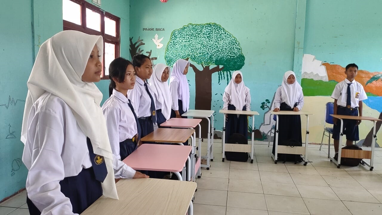 Salah satu kegiatan murid di SMPN 1 Telawang