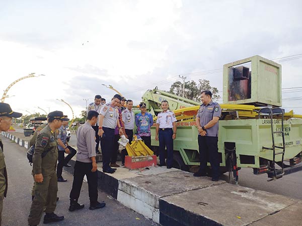 tiang terowongan ambruk