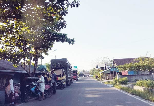 truk parkir