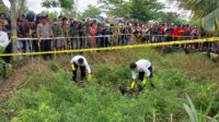 Temuan sesosok mayat yang tergeletak di parit pinggir Jalan Jepang, Kecamatan Selat Kabupaten Kapuas