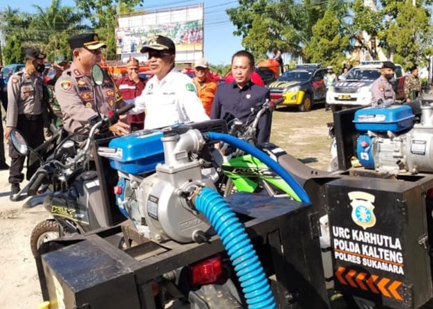 Beberapa peralatan lapangan untuk mengatasi kebakaran hutan dan lahan di wilayah Sukamara