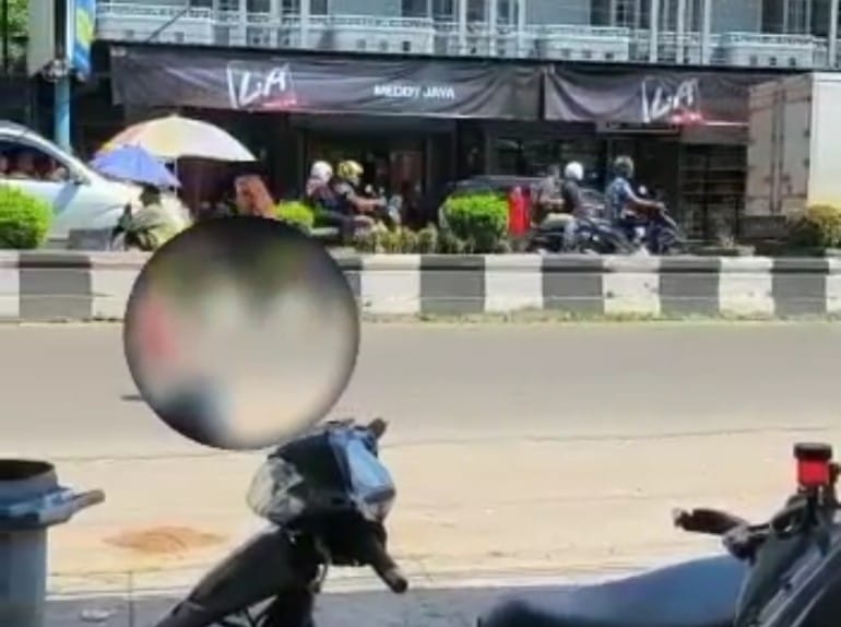 bugil di jalan sampit