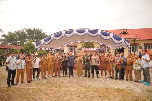 foto berita society pt rmu dengan kecamatan seranau (upload) 2 oke