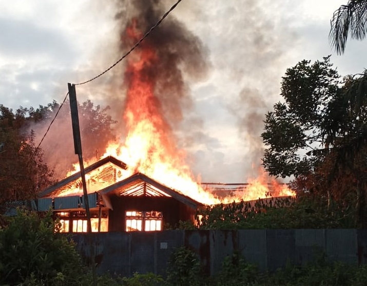 rumah kebakaran