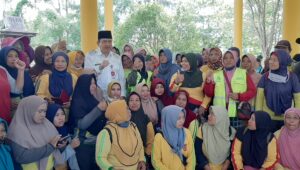 Pj Bupati Kobar Budi Santosa saat silaturahmi dengan para petugas keberhasilan