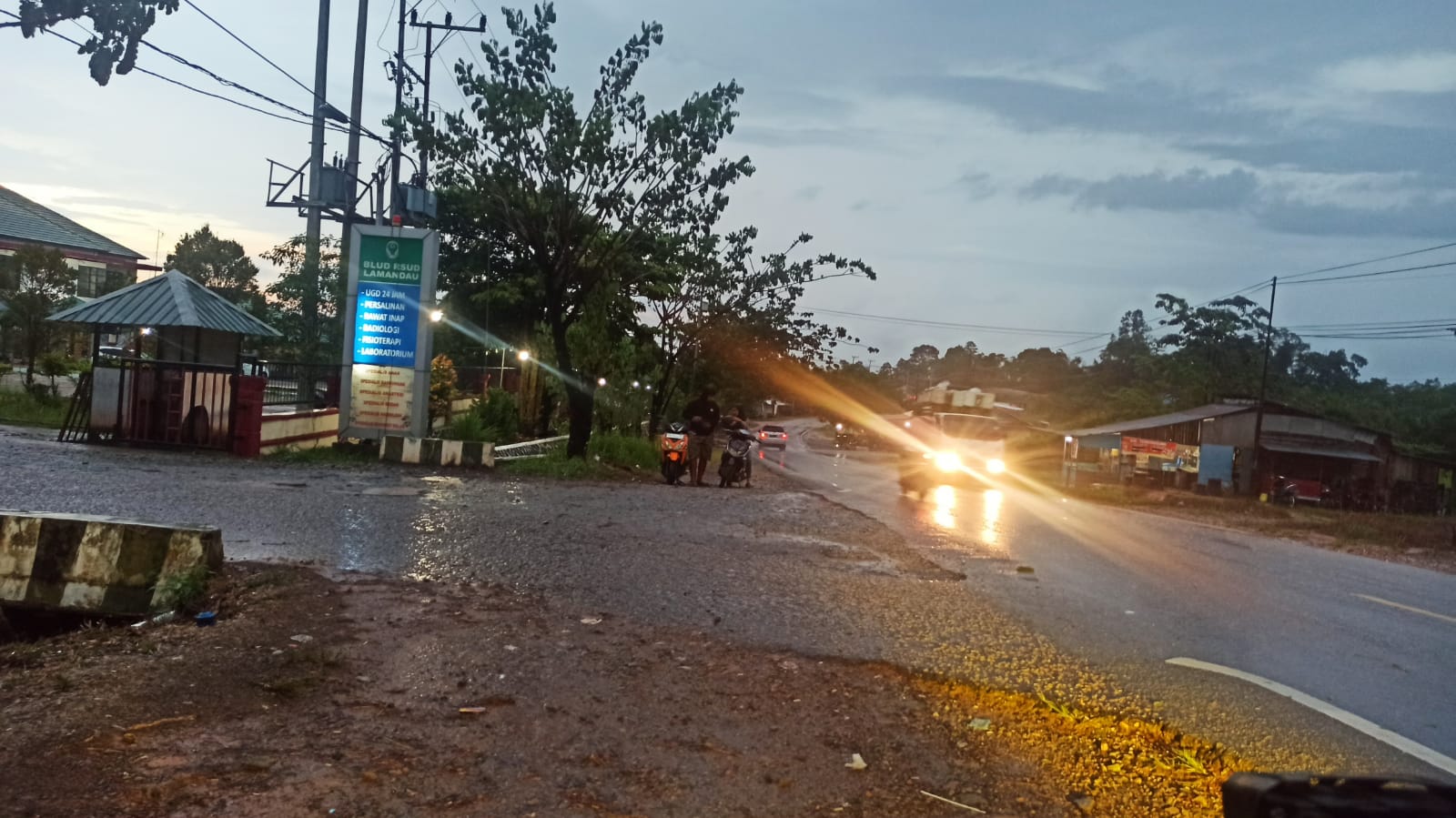 jalan depan rsud lamandau