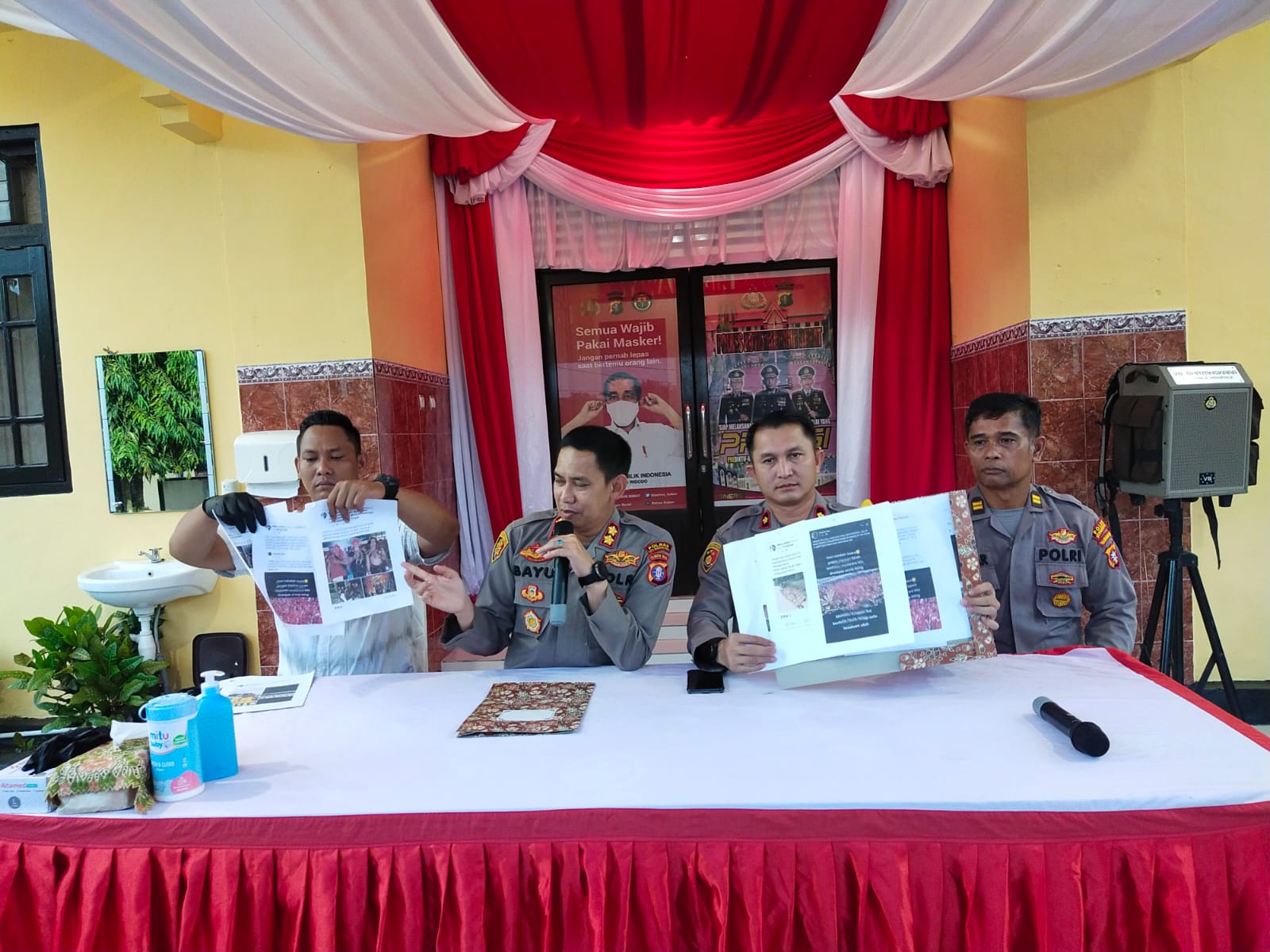 postingan facebook