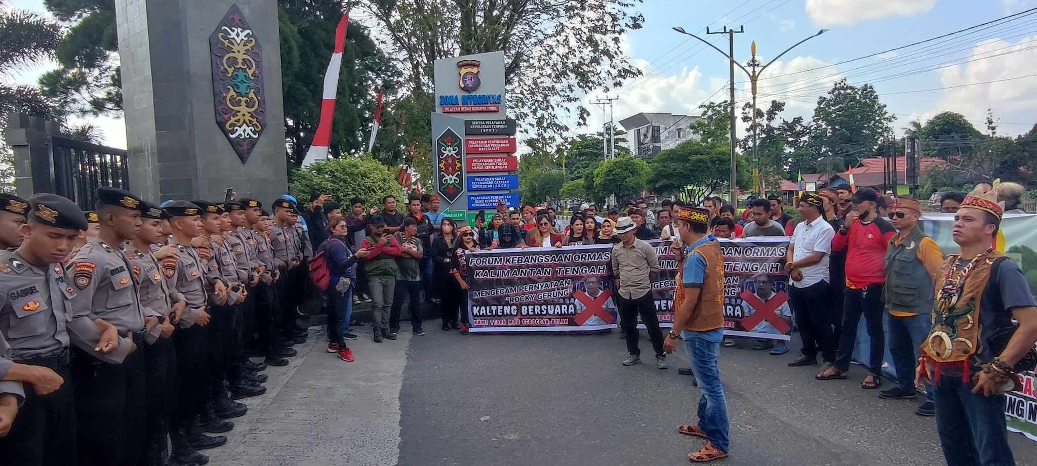 demo rocky gerung