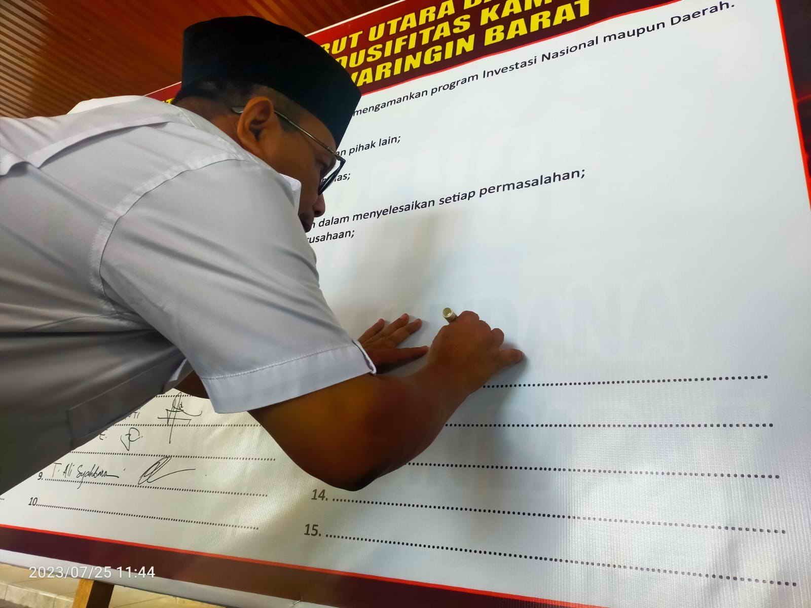 DPRD KOBAR dprd kobar