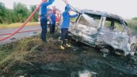 mobil terbakar