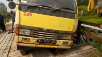 TRUK TERPEROSOK