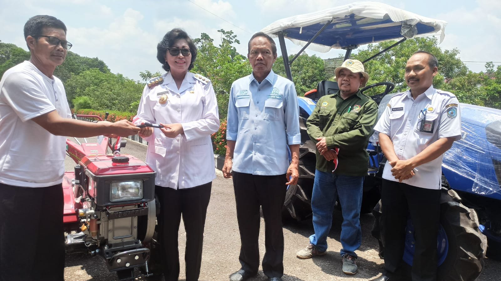 BANTUAN ALSINTAN bantuan alsintan