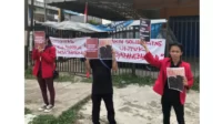 puluhan mahasiswa badan eksekutif mahasiswa (bem) universitas darwan