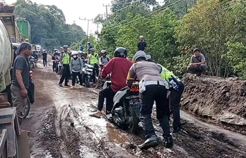 sampit kasongan macet