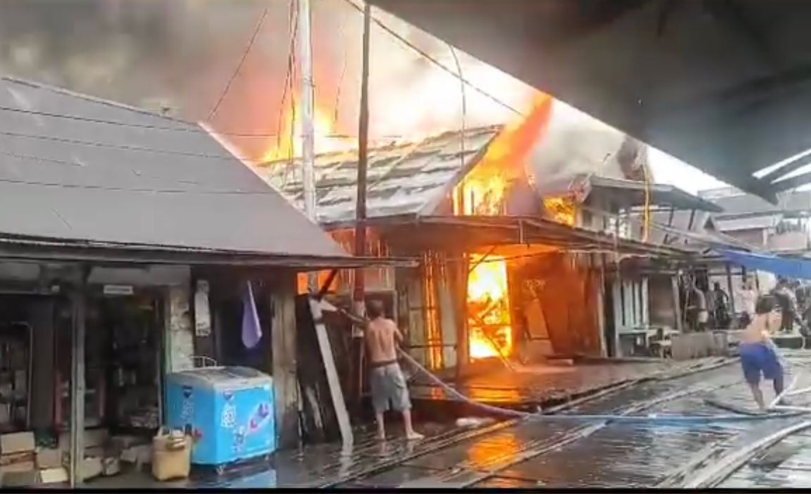 kebakaran pasar kapuas
