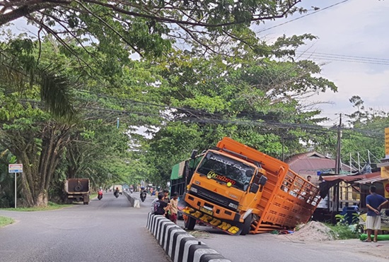 truk fuso