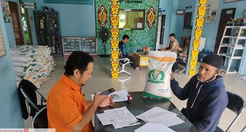 BERAS BANTUAN beras bantuan