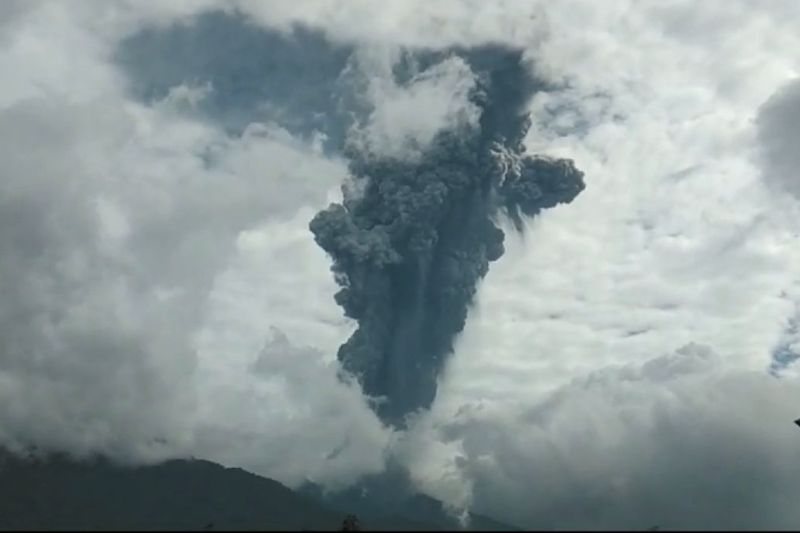 gunung marapi erupsi