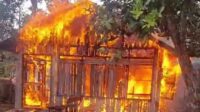 rumah terbakar