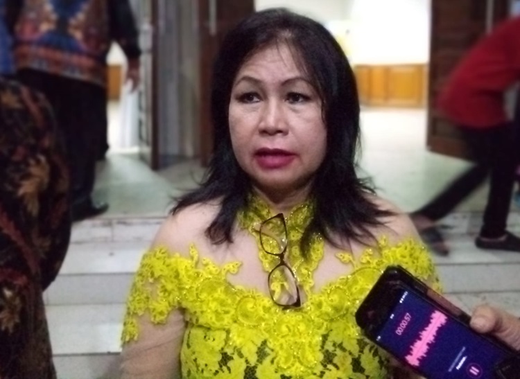  Lely Hendrawati Tundang