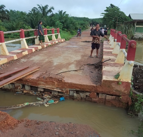JEMBATAN RUSAK SUKAMARA