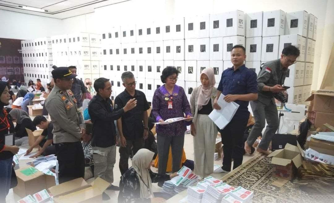 pelipatan surat suara pelipatan surat suara