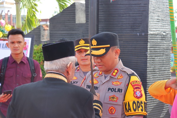 kapolres kobar