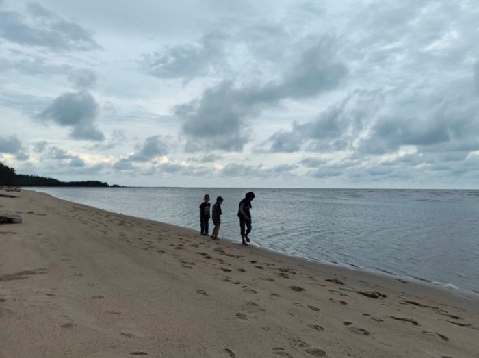 pantai tanjung nipah