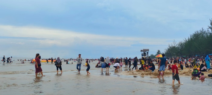 pantai ujung pandaran