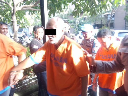 PEMERKOSAAN pemerkosaan