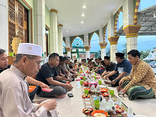 takjil berbuka bersama