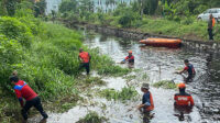 bersihkan sungai