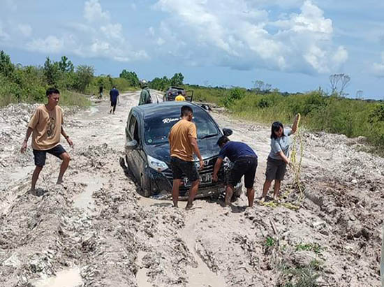 jalan rusak seruyan