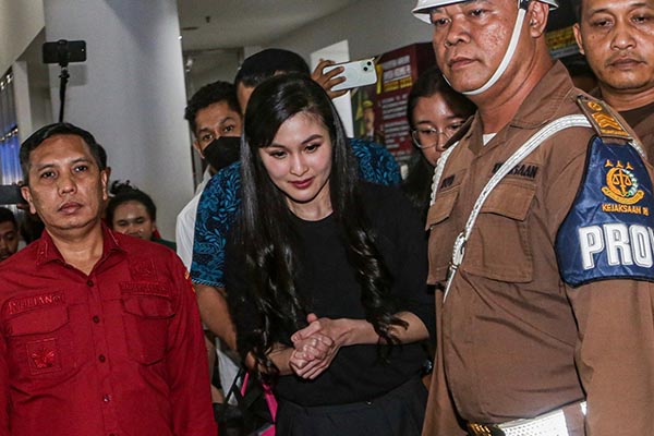 sandra dewi