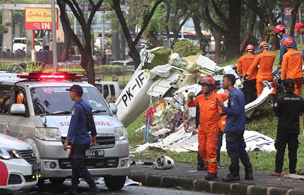pesawat jatuh