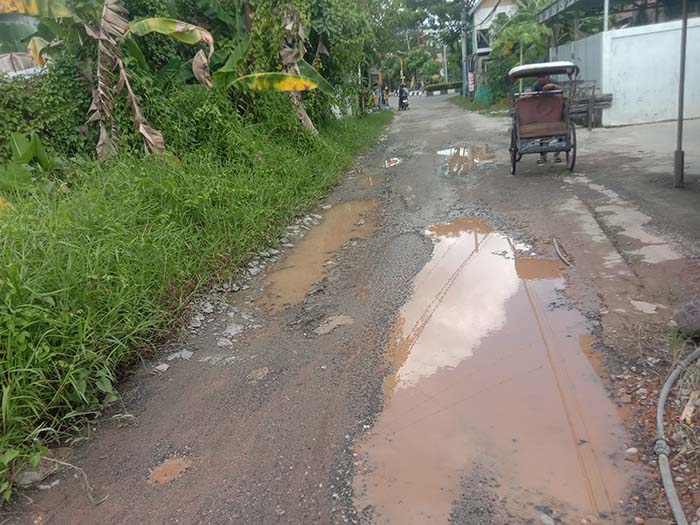 jalan rusak kapuas
