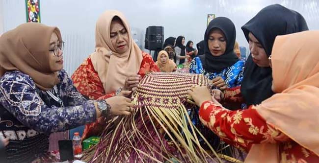 Menganyam Purun