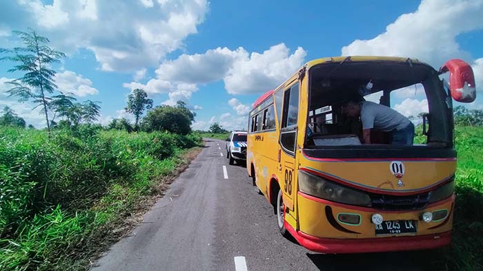 Bus SMPN 6 Arsel