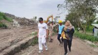Pj Bupati Kobar Kunjungi TPS
