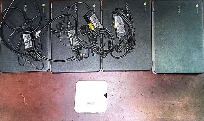 pencuri laptop (2)
