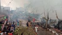 kebakaran dekat pelabuhan kumai