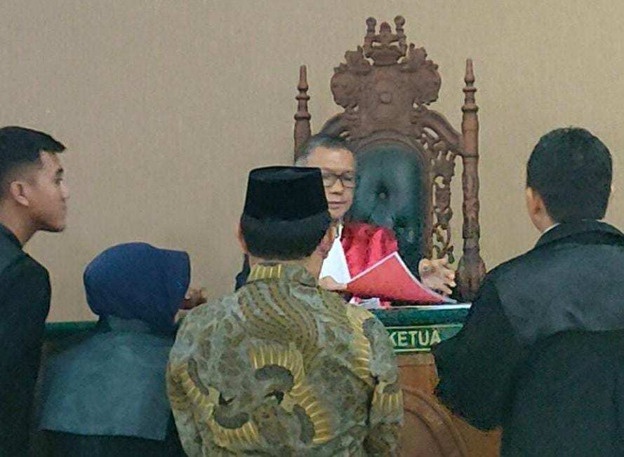 ujang iskandar