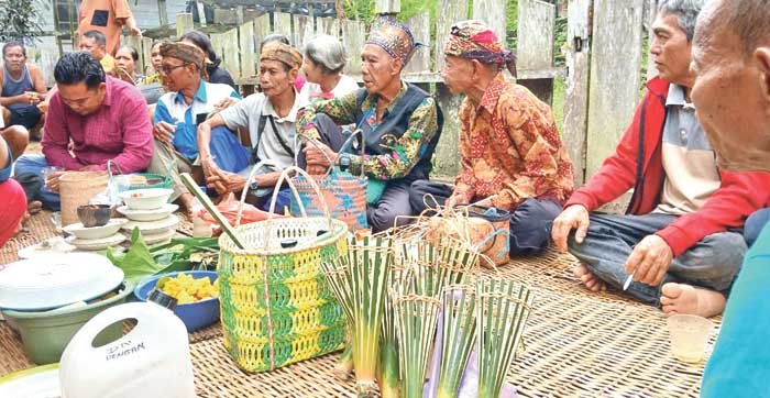 ritual adat desa bakonsu