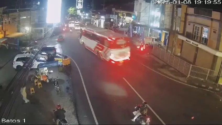 BUS PARIWISATA bus pariwisata