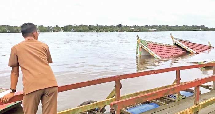 kapal wisata tenggelam