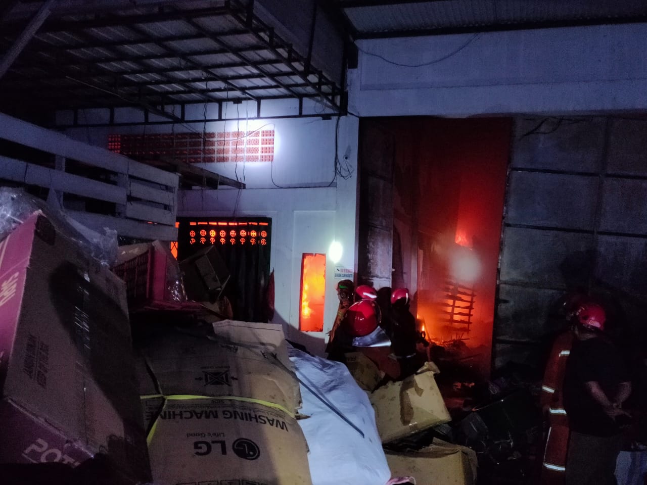 kebakaran gudang hokky