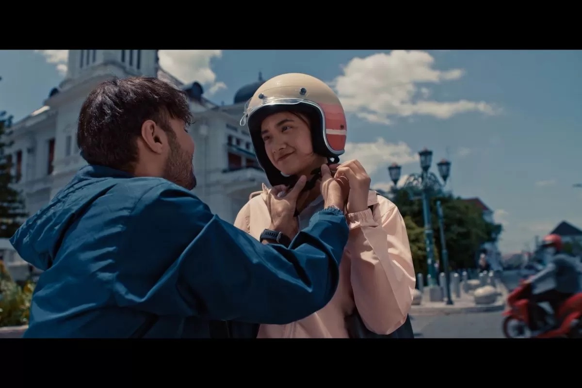 Film Cinta Tak Pernah Tepat Waktu