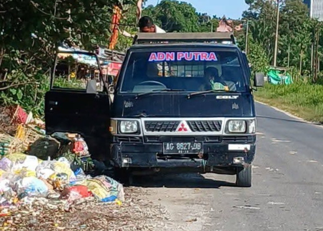 buang bulu ayam