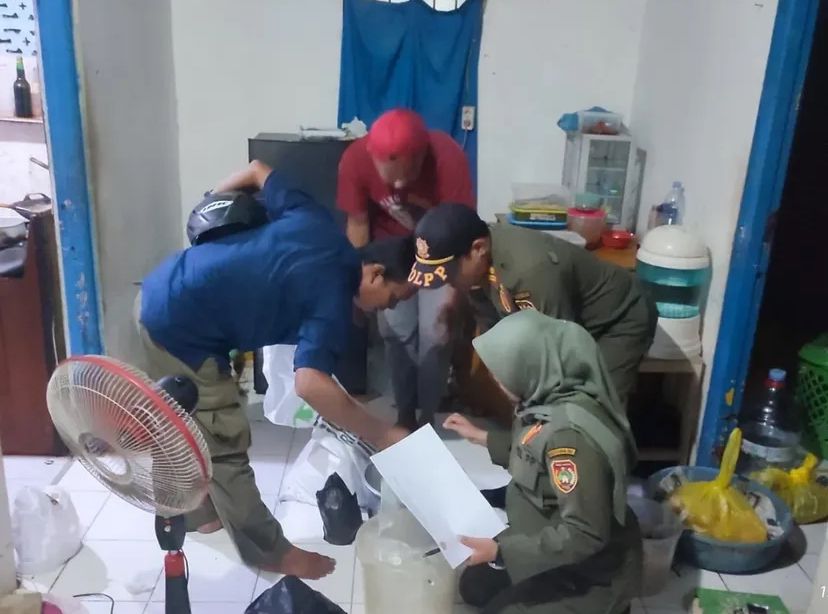 gerebek penjual miras