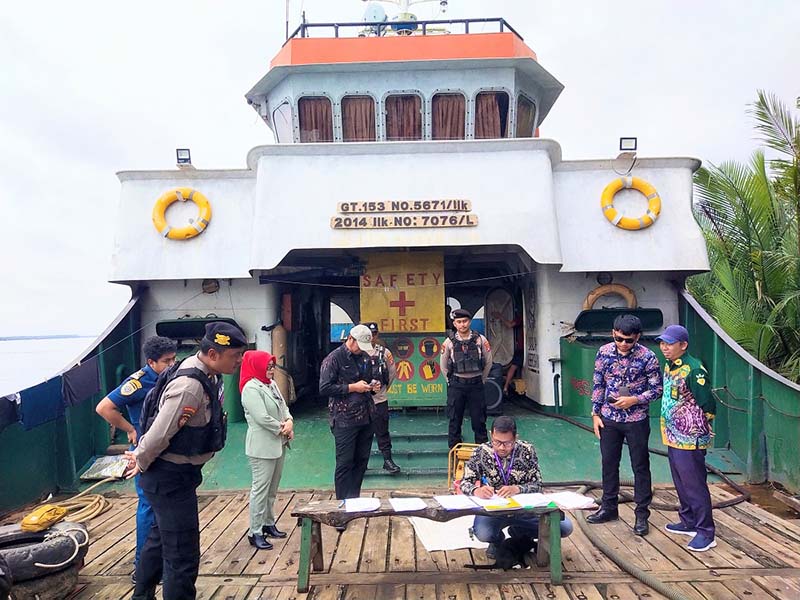 Kapal LCT Intan Samudera